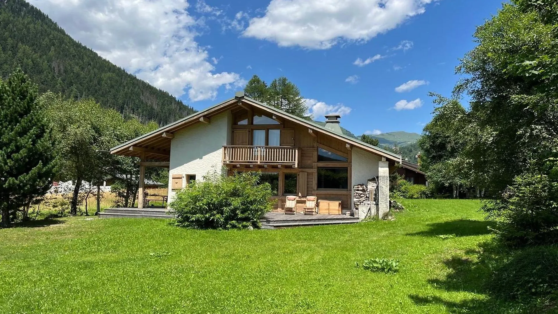 Kontakte von Chalet Allieres - Happy Rentals